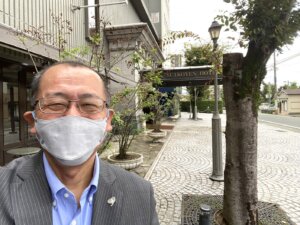ハピネスのお節介おじさんのさとしです。先週もハピネスでは４１組のお見合いが行われ...