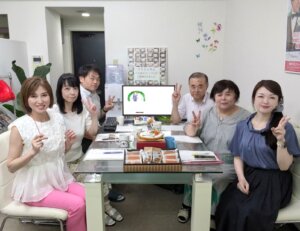 毎週火曜日はスタッフミーティング！ 今年は歴史的な早さで梅雨が明けて、すでに真夏...