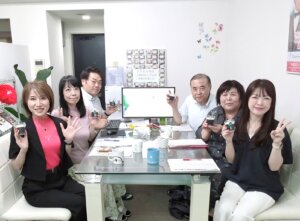 毎週火曜日はスタッフミーティング！ みなさ～ん、婚活の秋ですよ～(^^♪ 私たち...