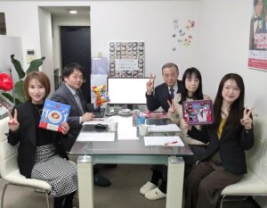 毎週火曜日はスタッフミーティング！ いよいよバレンタインデー💕 今週のミーティン...