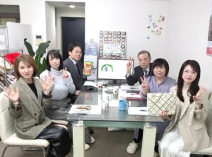 毎週火曜日はスタッフミーティング! 桜の季節もあっという間に過ぎてポカポカ陽気の...