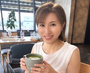 婚活スタートから半年の女性会員さまとハピネスの近くのカフェで緊急ミーティング♪ ...