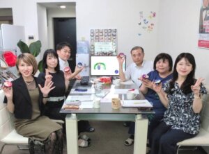 毎週火曜日はスタッフミーティング！ ハピネスは会員様とスタッフが一緒に婚活に取組...